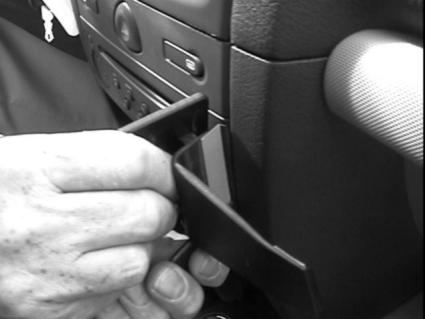Brodit ProClip 852935 voor Renault Thalia 1999-2008, Renault Clio Storia 2006-2009 en Renault Clio II 2002-2005 - ProClip geplaatst in het voertuig