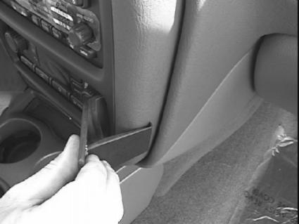 Brodit ProClip 852950 voor Chevrolet Trail Blazer 2002-2009 - montagepositie op dashboard