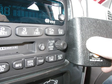 Brodit ProClip 852976 voor GMC Envoy XUV 2004-2009, GMC Envoy 2002-2010 en Isuzu Ascender 2003-2009 - montagepositie op dashboard