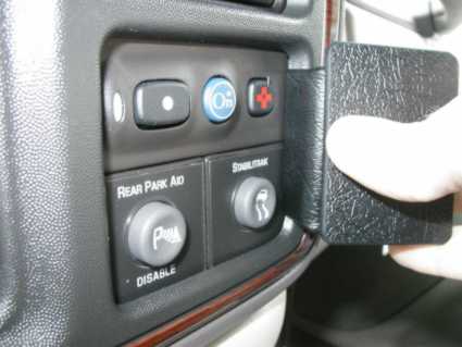 Brodit ProClip 852981 voor Cadillac EXT 2001-2006, Cadillac ESV 2003-2006 e.a. - montagepositie op dashboard
