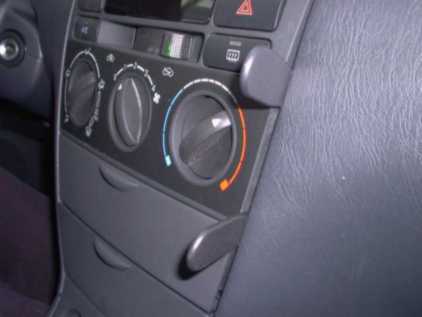 Brodit ProClip 853020 voor Toyota Corolla 2002-2007 - montagepositie op dashboard