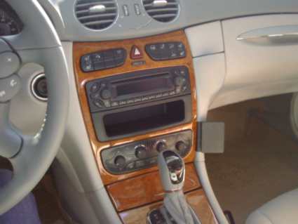 Brodit ProClip 853071 voor Mercedes Benz CLK-Class 2003-2010 en Mercedes Benz CLK-Class 2002-2010 - installatiepositie
