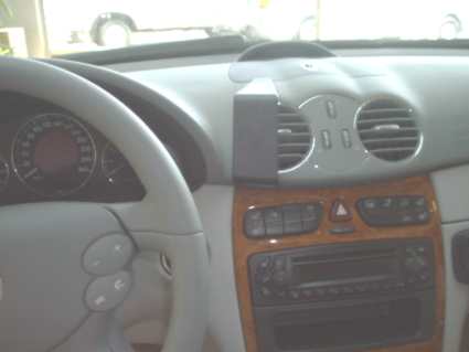 Brodit ProClip 853072 voor Mercedes Benz CLK-Class 2002-2010 en Mercedes Benz CLK-Class 2003-2010 - installatiepositie