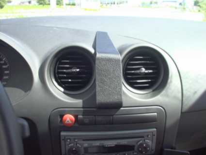 Brodit ProClip 853080 voor Seat Ibiza 2002-2008 en Seat Cordoba 2003-2009 - installatiepositie
