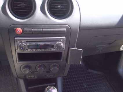 Brodit ProClip 853081 voor Seat Ibiza 2002-2008 en Seat Cordoba 2003-2009 - installatiepositie