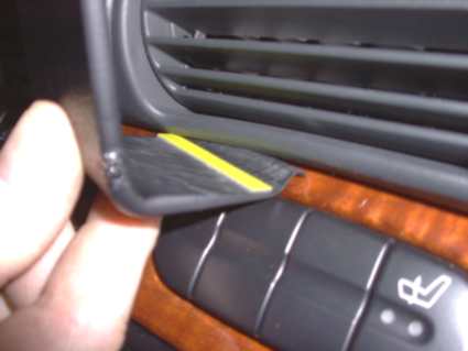 Brodit ProClip 853090 voor Mercedes Benz C-Class (180-320) 2000-2006 - ProClip geplaatst in het voertuig