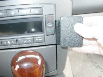 Brodit ProClip 853093 voor Cadillac SRX 2004-2006 en Cadillac CTS 2003-2007 - ProClip geplaatst in het voertuig