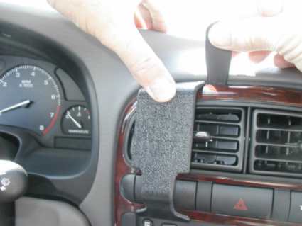 Brodit ProClip 853102 voor Saturn L-series 2000-2005 - detail van dashboardmontage