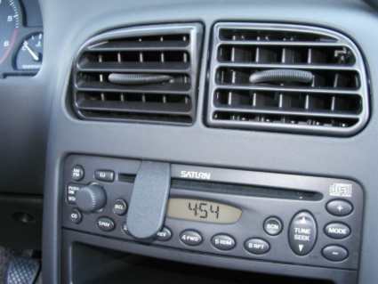 Brodit ProClip 853104 voor Saturn S-series 2000-2003 - montagepositie op dashboard