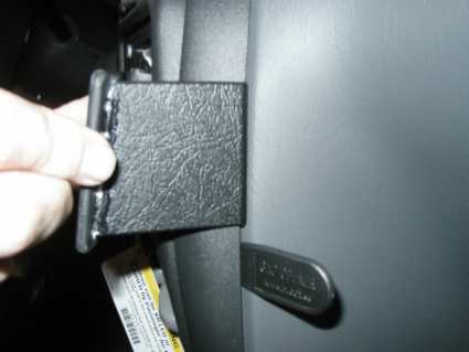 Brodit ProClip 853116 voor Pontiac Grand Am 2001-2005 - detail van dashboardmontage