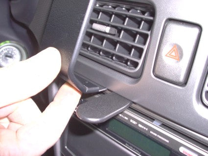 Brodit ProClip 853137 voor Subaru Forester 2003-2007 - detail van dashboardmontage