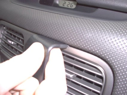 Brodit ProClip 853138 voor Subaru Forester 2003-2007 - detail van dashboardmontage