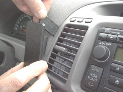 Brodit ProClip 853170 voor Toyota Camry 2002-2006 - ProClip geplaatst in het voertuig