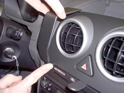 Brodit ProClip 853192 voor Ford Fusion 2003-2005 - ProClip geplaatst in het voertuig