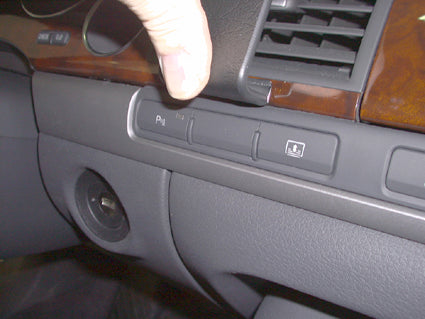 Brodit ProClip 853196 voor Audi S8 2003-2010 en Audi A8 2003-2010 - ProClip geplaatst in het voertuig