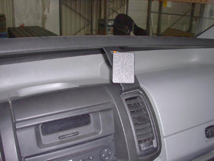 Brodit ProClip 853199 voor Nissan Primastar 2002-2010, Opel Vivaro 2002-2010 en Renault Trafic 2002-2010 - installatiepositie