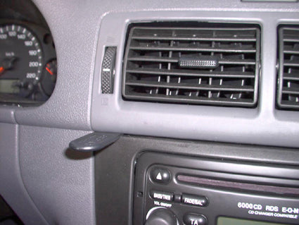 Brodit ProClip 853204 voor Ford Transit Connect 2003-2009 en Ford Tourneo Connect 2003-2009 - montagepositie op dashboard