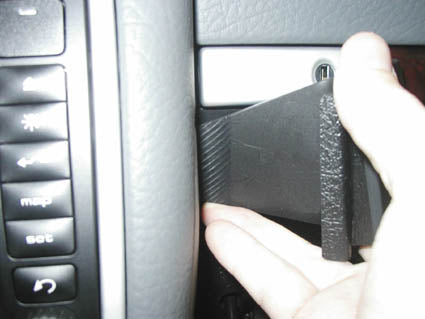 Brodit ProClip 853210 voor Porsche Cayenne 2003-2010 - montagepositie op dashboard