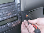 Brodit ProClip 853212 voor Toyota Avensis 2003-2008 - detail van dashboardmontage