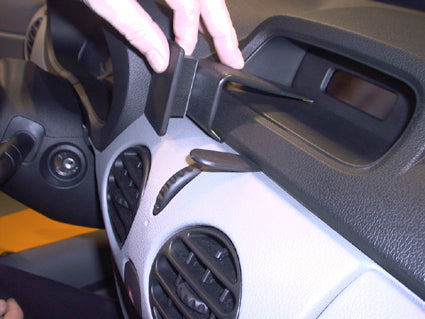 Brodit ProClip 853215 voor Nissan Kubistar 2004-2009 en Renault Kangoo 2003-2007 - ProClip geplaatst in het voertuig