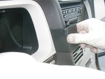 Brodit ProClip 853218 voor Lincoln Aviator 2003-2009 - detail van dashboardmontage