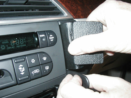 Brodit ProClip 853226 voor Chrysler Pacifica 2004-2009 - ProClip geplaatst in het voertuig