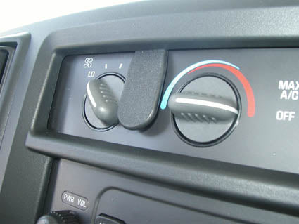 Brodit ProClip 853231 voor Chevrolet Van 2003-2007, Chevrolet Express 2003-2007 e.a. - montagepositie op dashboard
