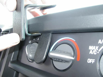 Brodit ProClip 853231 voor Chevrolet Van 2003-2007, Chevrolet Express 2003-2007 e.a. - ProClip geplaatst in het voertuig