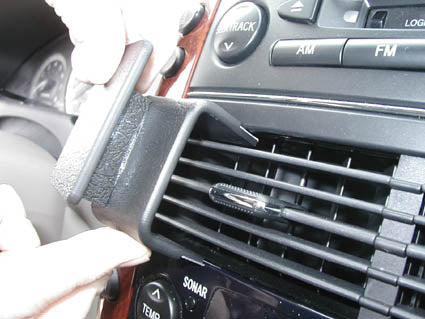 Brodit ProClip 853241 voor Toyota Sienna 2004-2010 - montagepositie op dashboard
