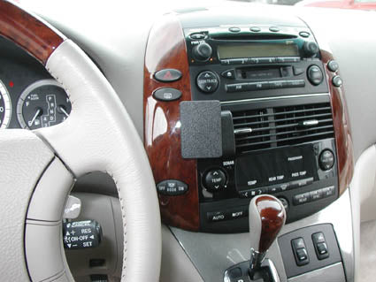 Brodit ProClip 853241 voor Toyota Sienna 2004-2010 - detail van dashboardmontage