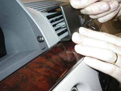 Brodit ProClip 853246 voor Mercedes Benz S-Class 2003-2005 - ProClip geplaatst in het voertuig