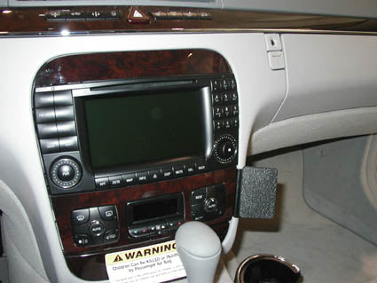 Brodit ProClip 853247 voor Mercedes Benz S-Class 2003-2005 - installatiepositie