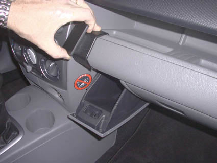 Brodit ProClip 853259 voor Mazda 2 2003-2007 - montagepositie op dashboard