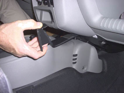 Brodit ProClip 853264 voor Nissan Kubistar 2004-2009 en Renault Kangoo 2003-2007 - montagepositie op dashboard