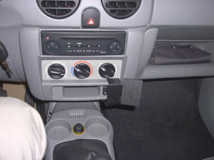 Brodit ProClip 853264 voor Nissan Kubistar 2004-2009 en Renault Kangoo 2003-2007 - installatiepositie
