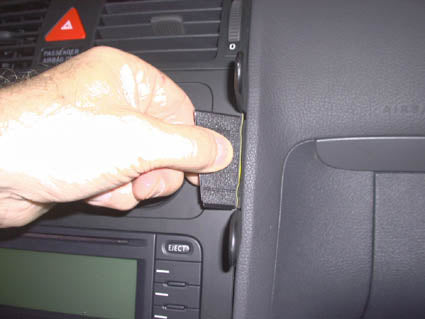 Brodit ProClip 853266 voor Volkswagen Touran 2003-2015 - montagepositie op dashboard