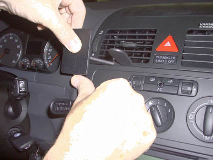 Brodit ProClip 853267 voor Volkswagen Touran 2003-2015 - montagepositie op dashboard