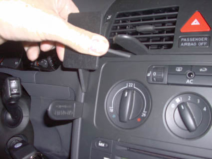 Brodit ProClip 853267 voor Volkswagen Touran 2003-2015 - ProClip geplaatst in het voertuig