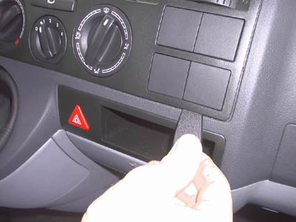 Brodit ProClip 853277 voor Volkswagen T5 Transporter/Pickup 2003-2009, Volkswagen Shuttle 2003-2010 en Volkswagen Caravelle 2004-2009 - montagepositie op dashboard