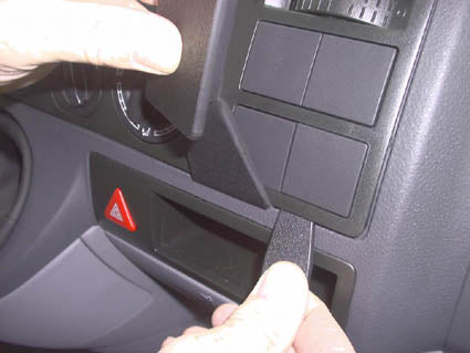 Brodit ProClip 853277 voor Volkswagen T5 Transporter/Pickup 2003-2009, Volkswagen Shuttle 2003-2010 en Volkswagen Caravelle 2004-2009 - ProClip geplaatst in het voertuig
