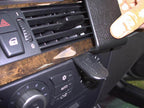 Brodit ProClip 853282 voor BMW 5-series M5 E60, E61 2004-2010 - detail van dashboardmontage