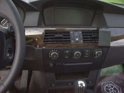 Brodit ProClip 853282 voor BMW 5-series M5 E60, E61 2004-2010 - installatiepositie
