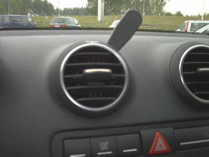 Brodit ProClip 853296 voor Audi S3 2003-2006, Audi S3 2005-2007 e.a. - montagepositie op dashboard