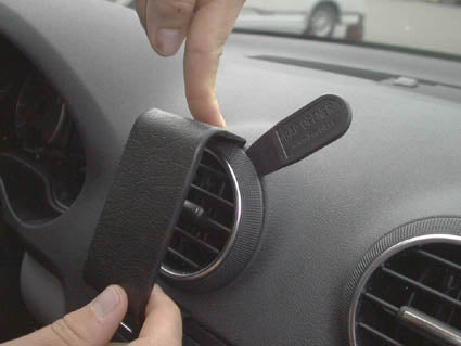 Brodit ProClip 853296 voor Audi S3 2003-2006, Audi S3 2005-2007 e.a. - ProClip geplaatst in het voertuig