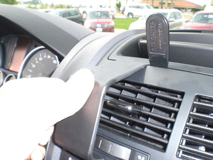 Brodit ProClip 853298 voor Volkswagen Touareg 2004-2010 en Volkswagen Touareg 2003-2009 - detail van dashboardmontage