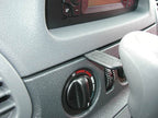 Brodit ProClip 853299 voor Dodge Sprinter 2002-2006, Freightliner Sprinter 2002-2006 en Mercedes Benz Sprinter 2000-2006 - montagepositie op dashboard