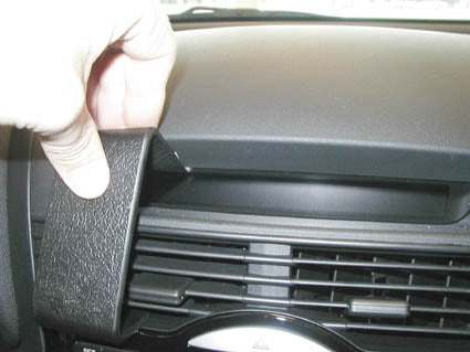 Brodit ProClip 853301 voor Mazda RX-8 2004-2008 - detail van dashboardmontage