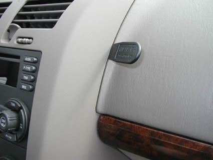 Brodit ProClip 853304 voor Chevrolet Malibu 2004-2007 - montagepositie op dashboard