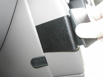 Brodit ProClip 853306 voor Chevrolet Tahoe 2003-2006, Chevrolet Suburban 2003-2006 e.a. - detail van dashboardmontage