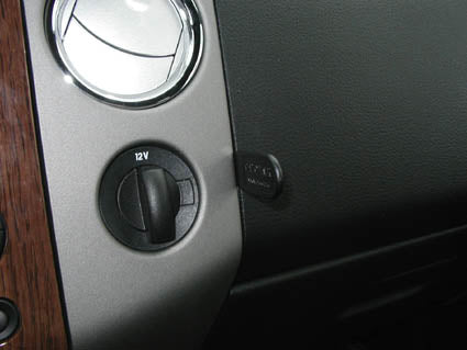 Brodit ProClip 853319 voor Ford F-Series 150 2004-2008 en Lincoln Mark LT 2004-2009 - montagepositie op dashboard